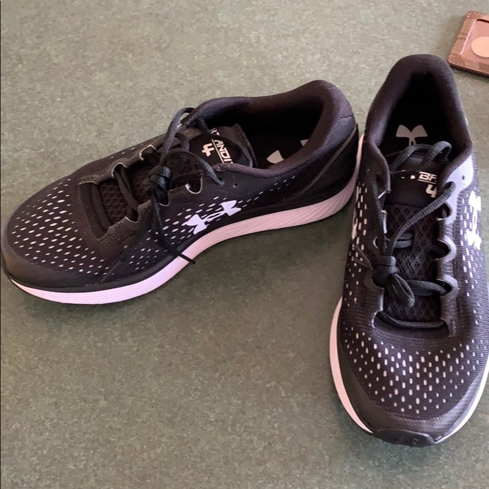 Under Armour Sneakers